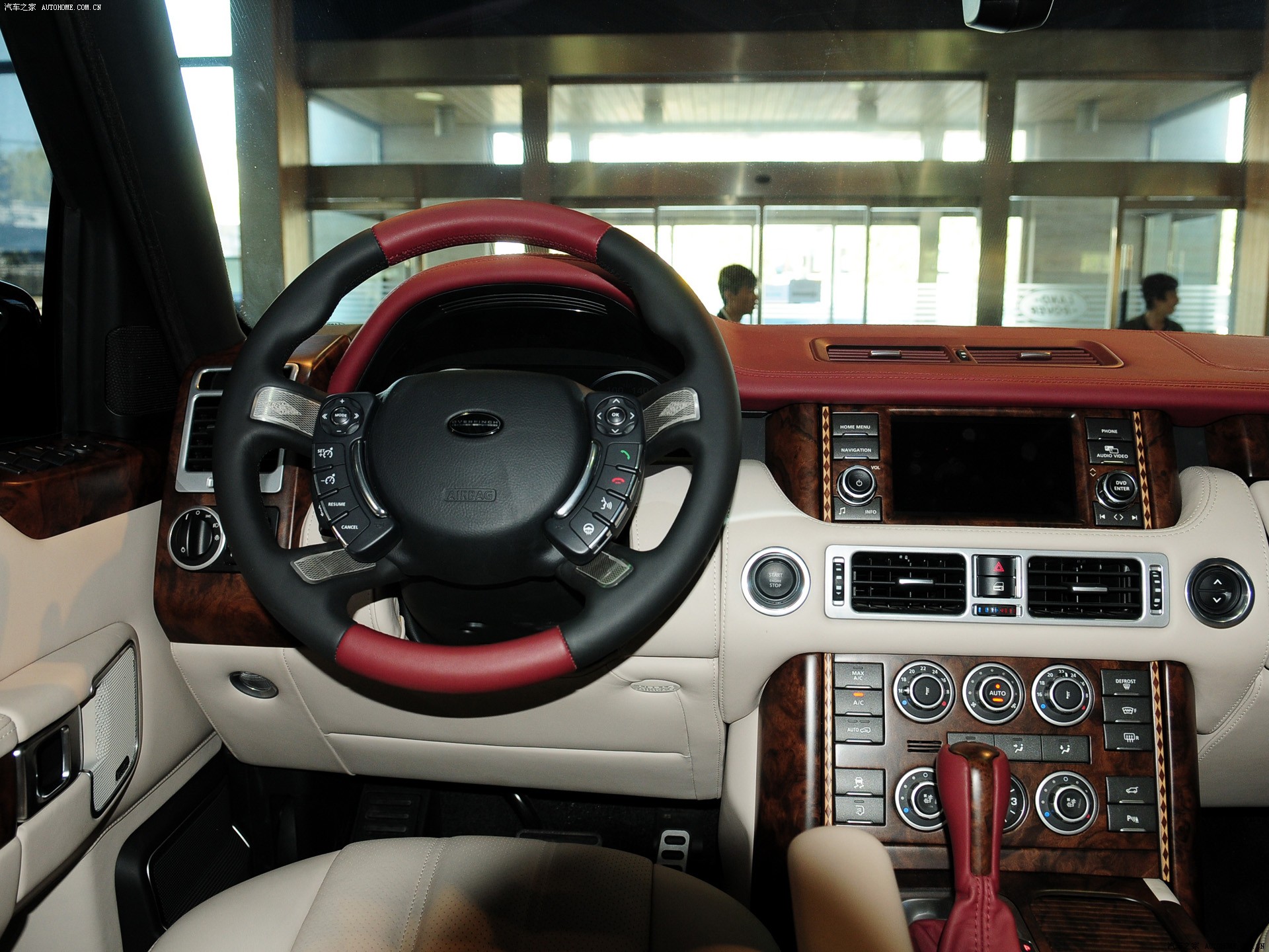 Land Rover Range Rover 2026 — Салон, фото 39