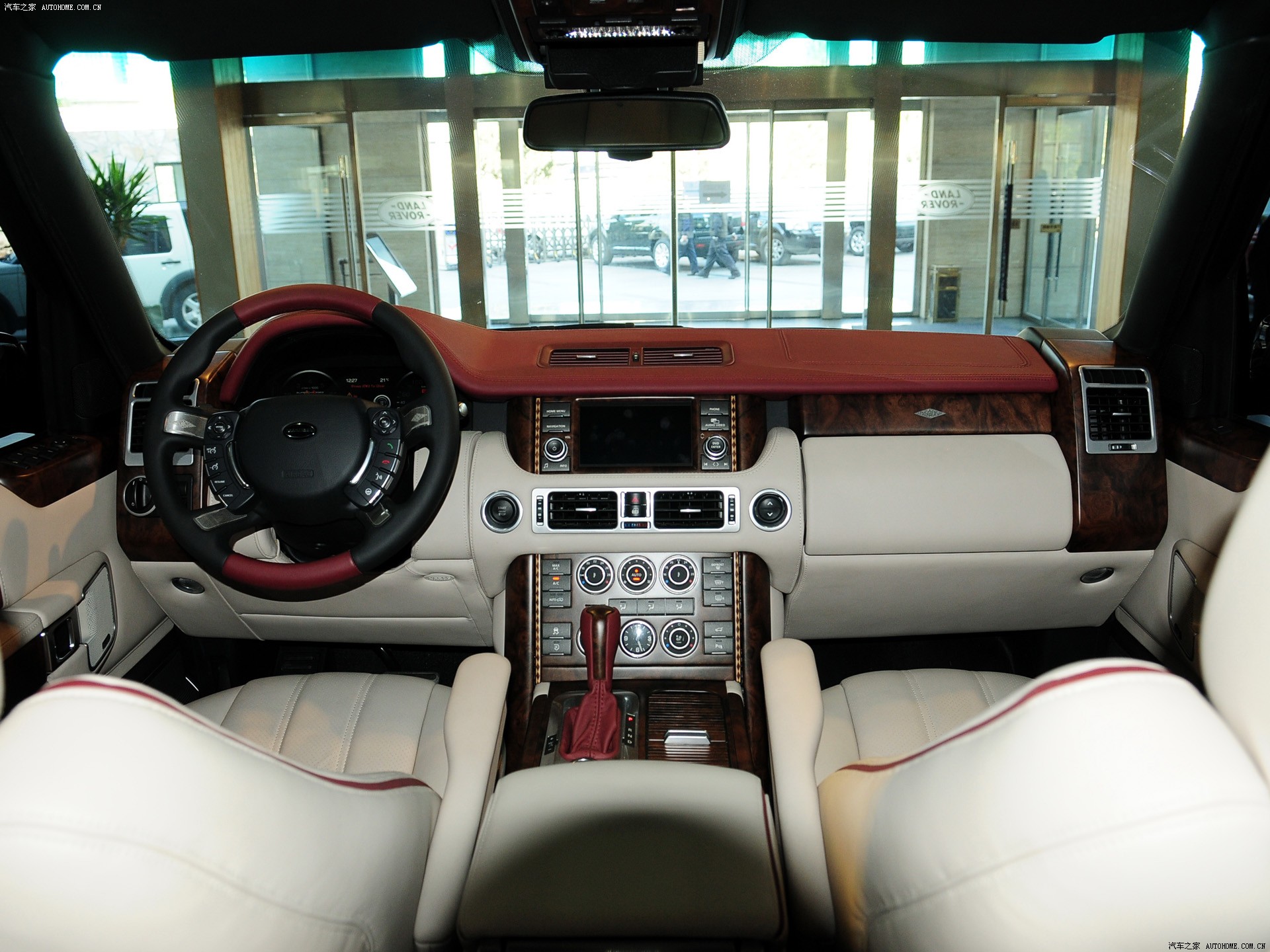 Land Rover Range Rover 2026 — Салон, фото 41