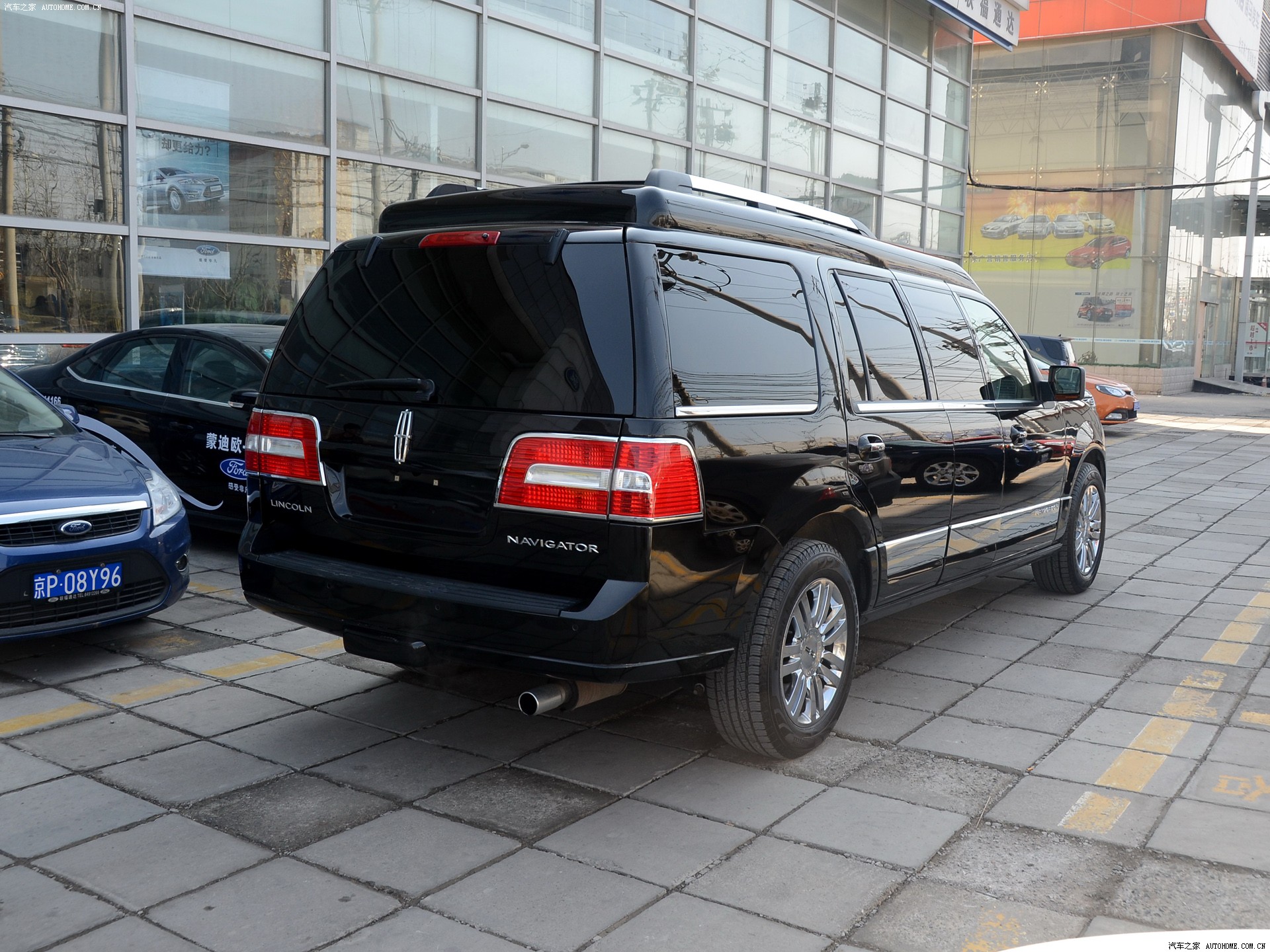 Lincoln Navigator 2025 — Внешний вид, фото 25