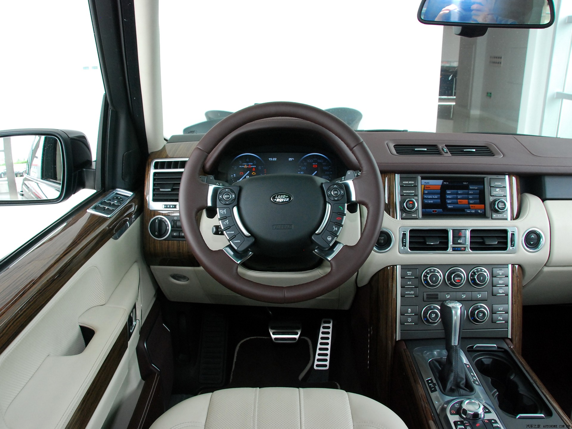 Land Rover Range Rover 2026 — Салон, фото 54