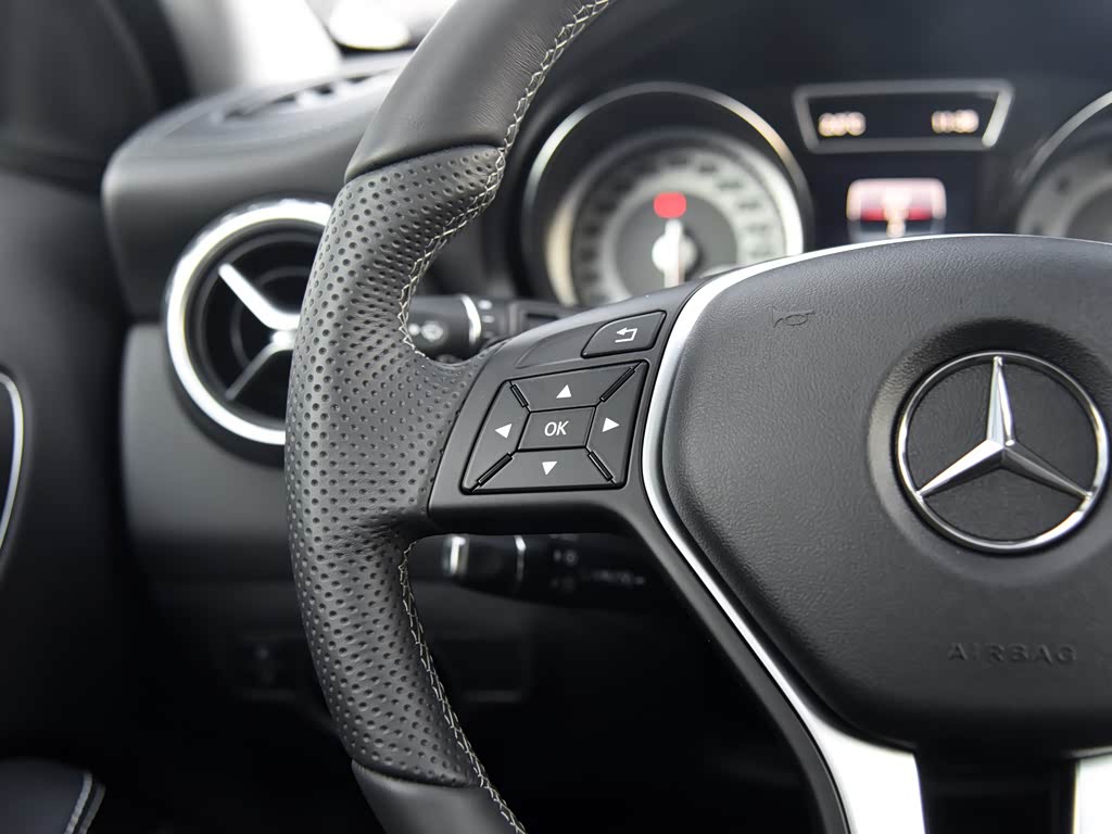 Mercedes-Benz GLA 2025 — фото 92