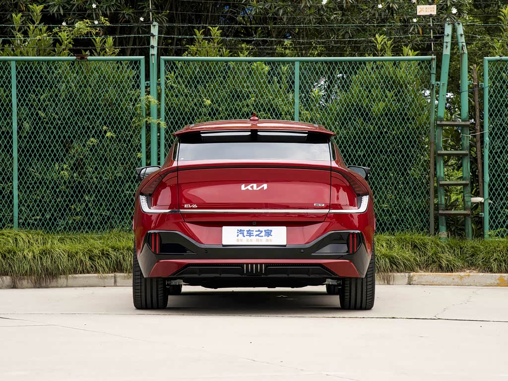 Kia EV6 2023 — фото 27
