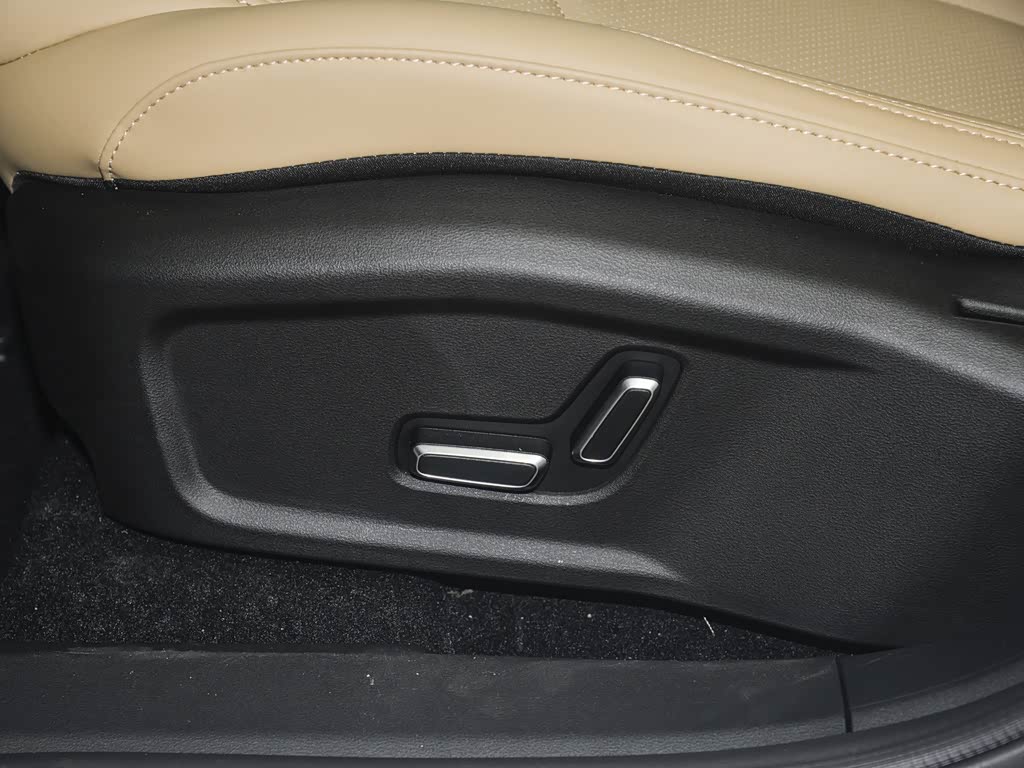Geely Galaxy L6 2025 — фото 182