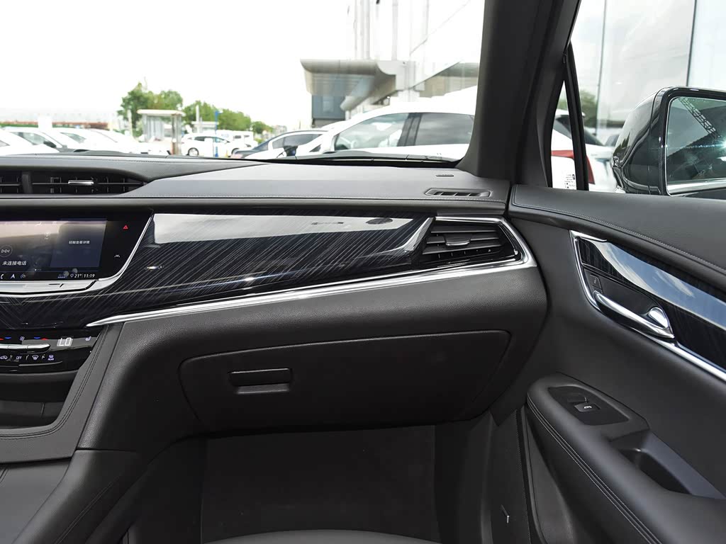 Cadillac XT6 2025 — фото 128