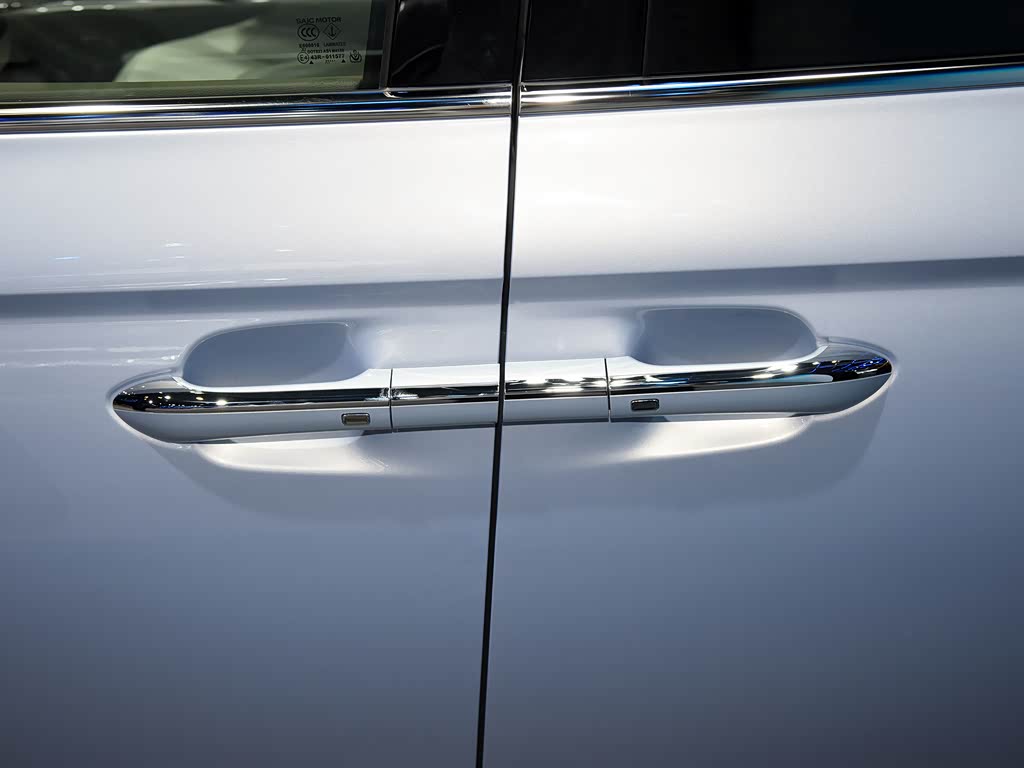 Roewe iMAX8 New Energy 2026 — фото 277