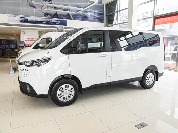 Maxus V70 2025
