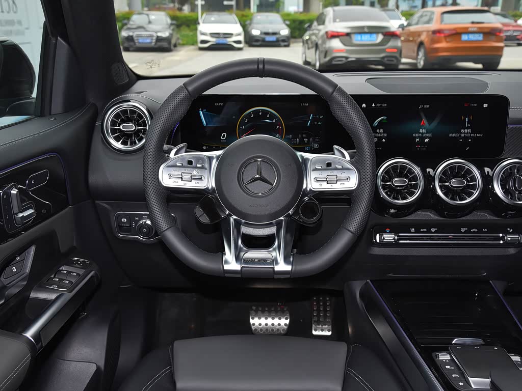 Mercedes-Benz GLB AMG 2026 — фото 120