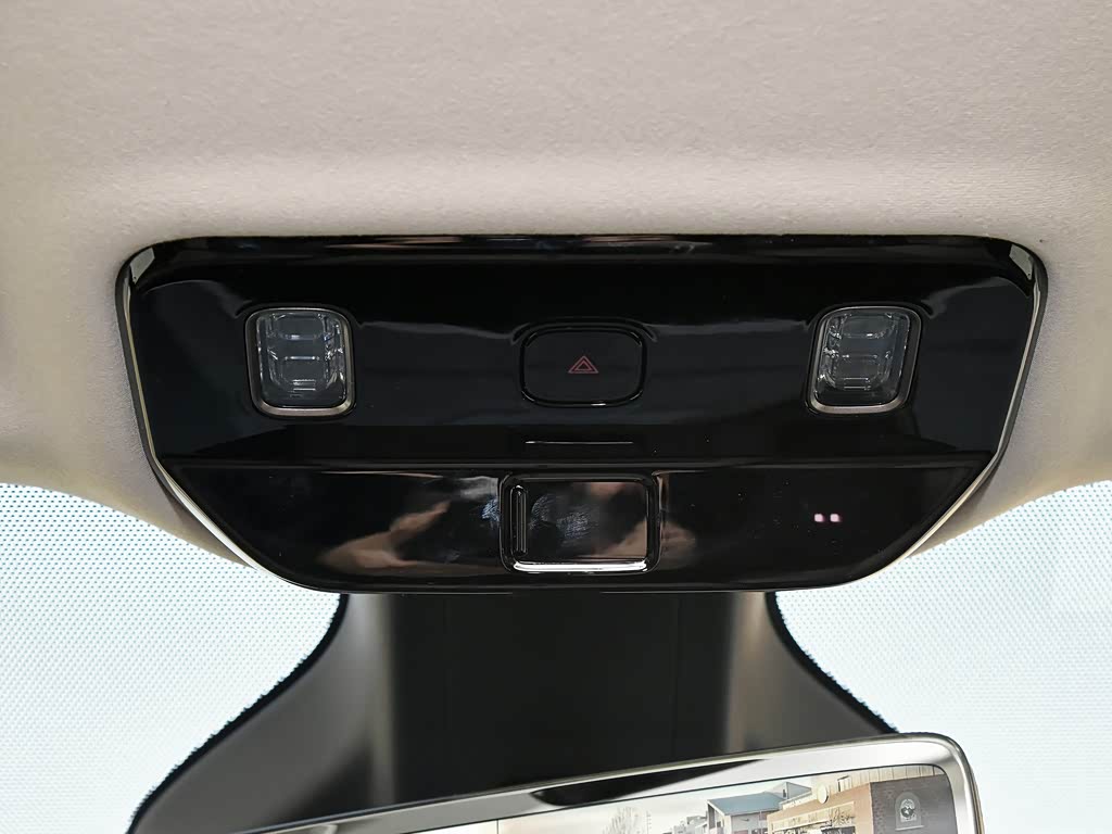 Li Auto MEGA 2025 — фото 154
