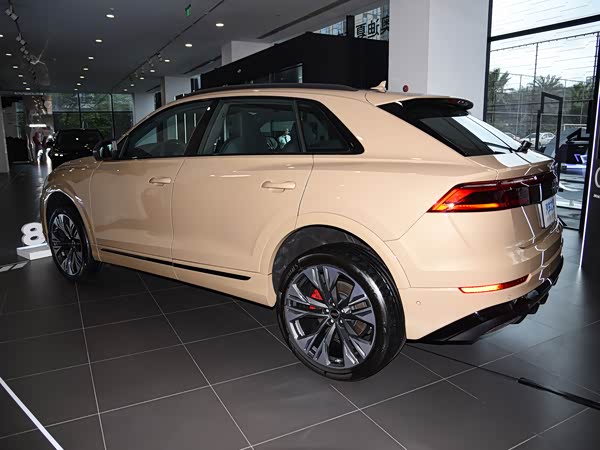 Audi Q8 2024