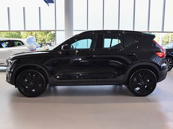 Volvo XC40 2026