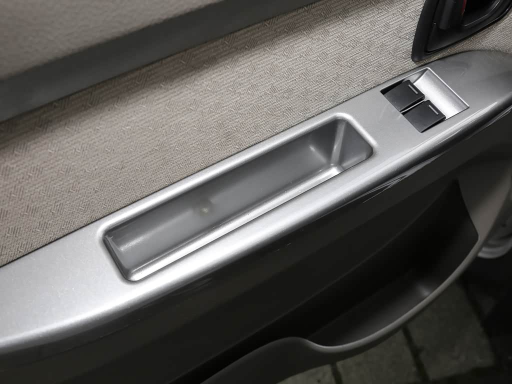 Wuling EV50 2023 — Сиденья и пространство, фото 5