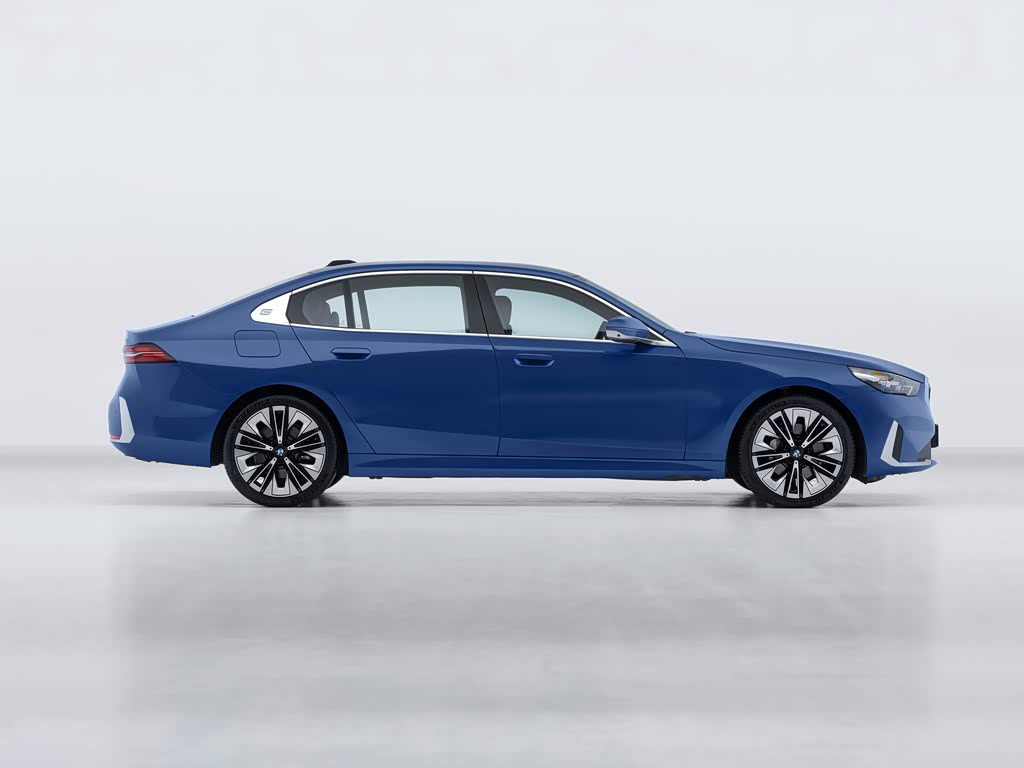 BMW 5 Series 2026 — Внешний вид, фото 14