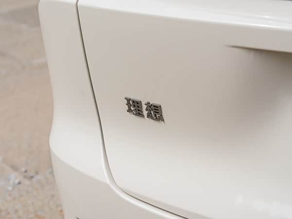 Li Auto i6 2025