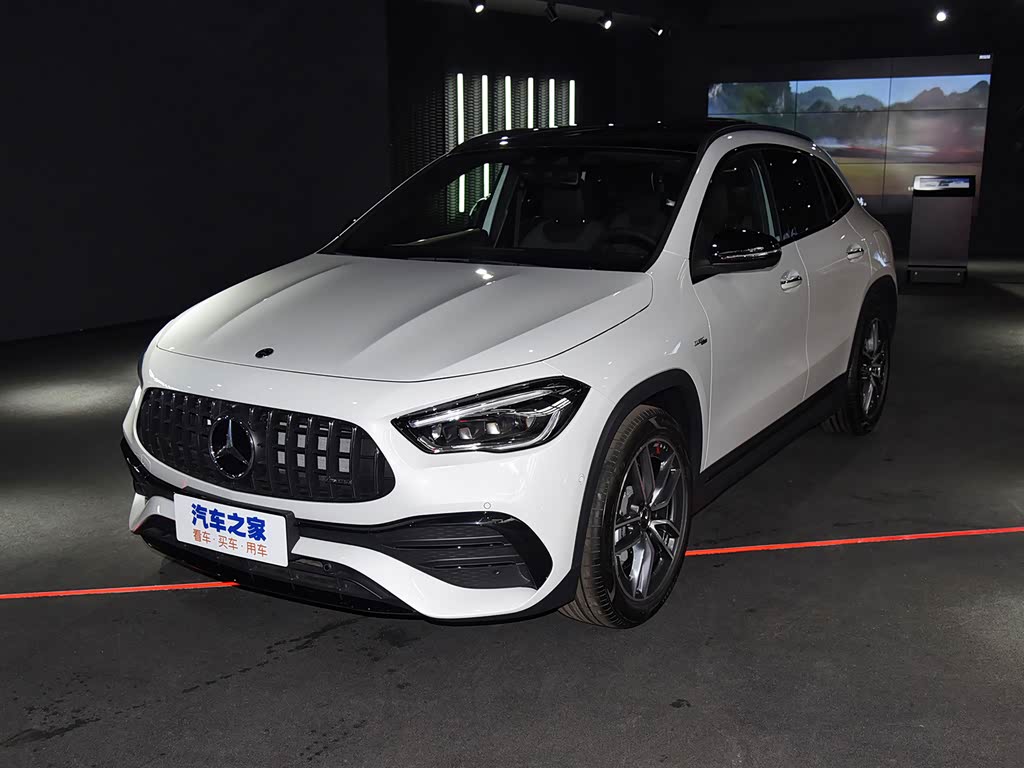 Mercedes-Benz GLA AMG 2025 — фото 79