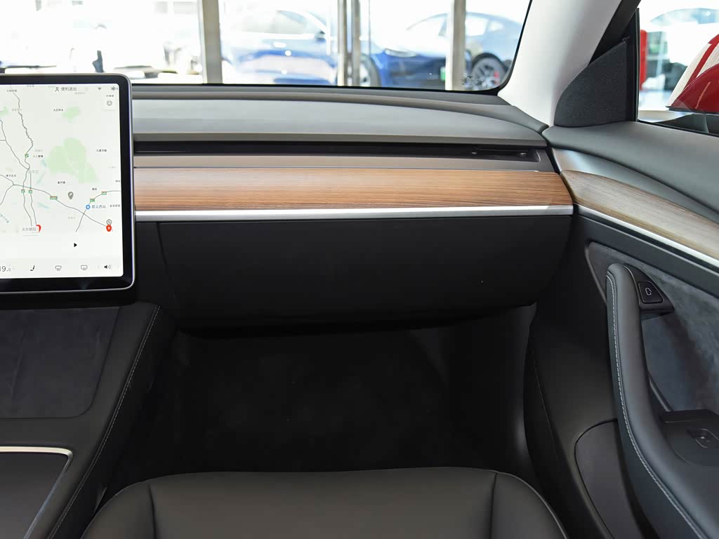 Tesla Model 3 2025 — фото 158