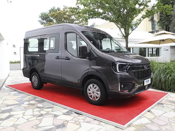 Ford Transit T8 2025