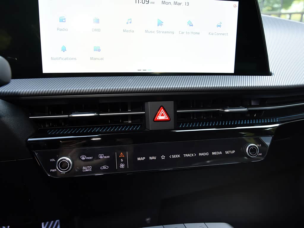 Kia EV6 2023 — фото 126