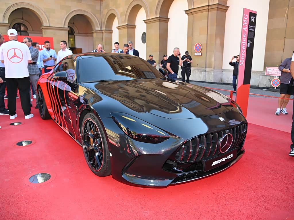 Mercedes-Benz AMG GT 2025 — фото 13