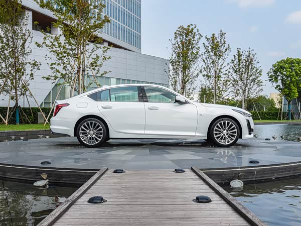 Cadillac CT5 2025