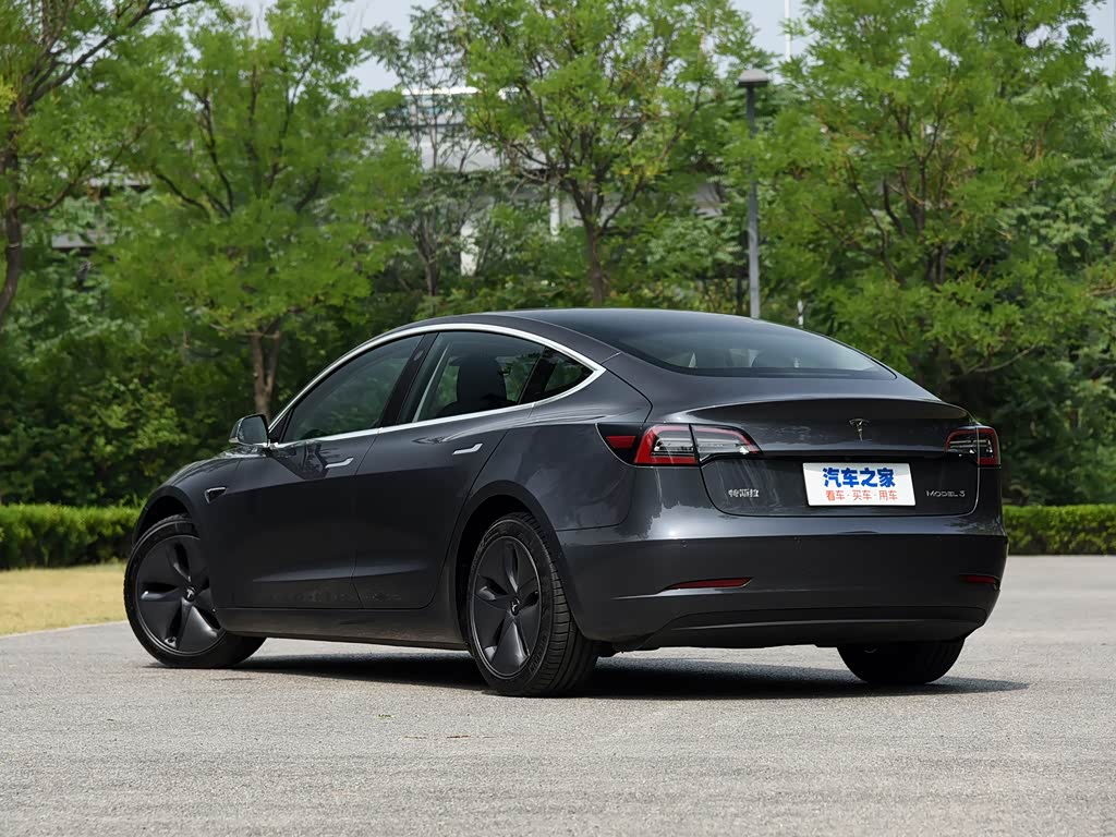 Tesla Model 3 2025 — фото 15
