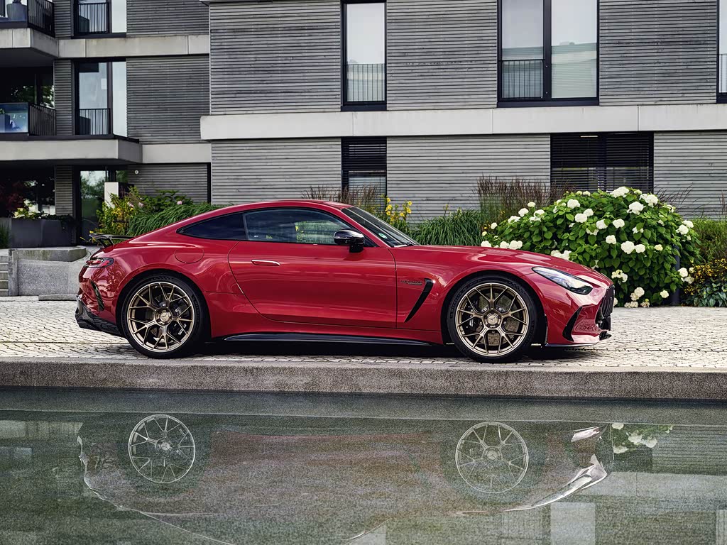 Mercedes-Benz AMG GT 2025 — фото 29