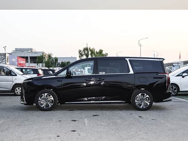 Maxus G90 2025