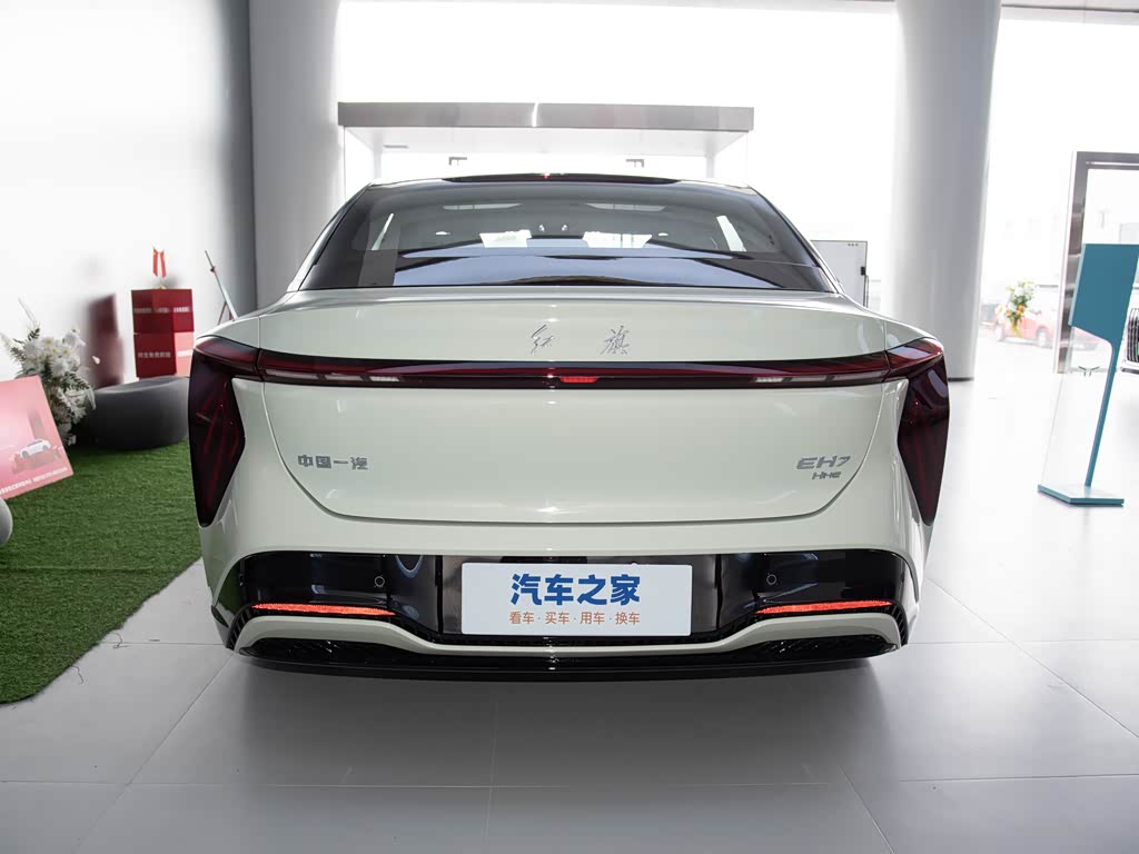 Hongqi EH7 2025 — фото 58
