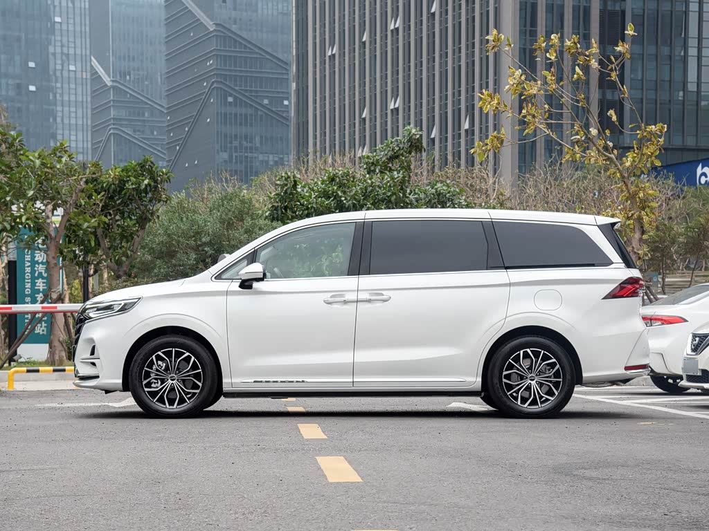 Roewe iMAX8 New Energy 2026 — фото 64