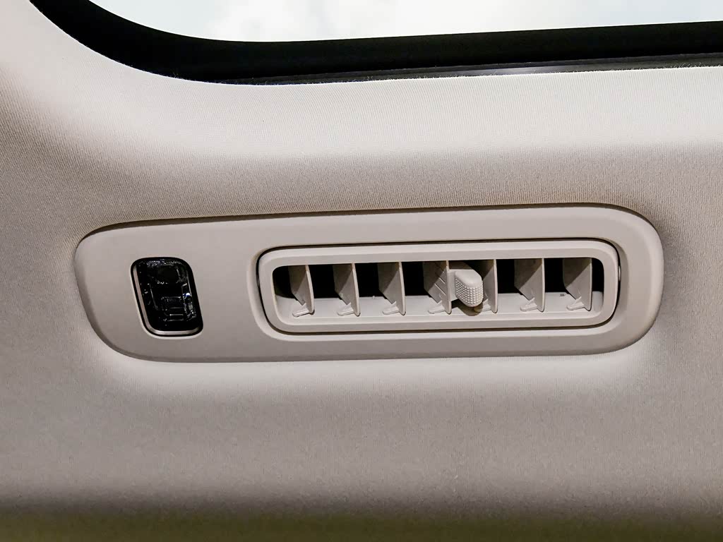 Li Auto MEGA 2025 — фото 147