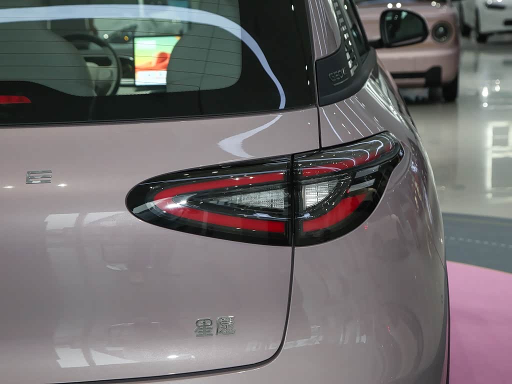 Geely Galaxy Starwish 2026 — фото 228