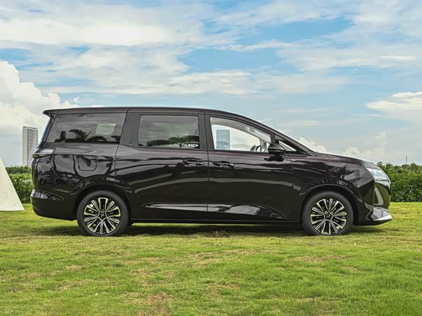 Wuling 730 2026