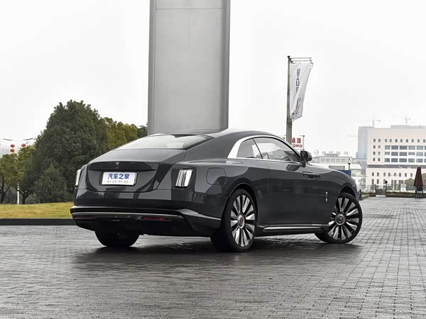 Rolls-Royce The Shining 2024