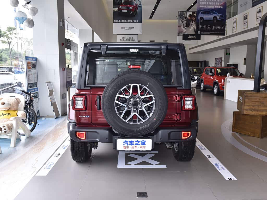 Jeep Wrangler New Energy 2025 — фото 31