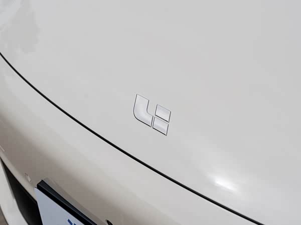 Li Auto i6 2025